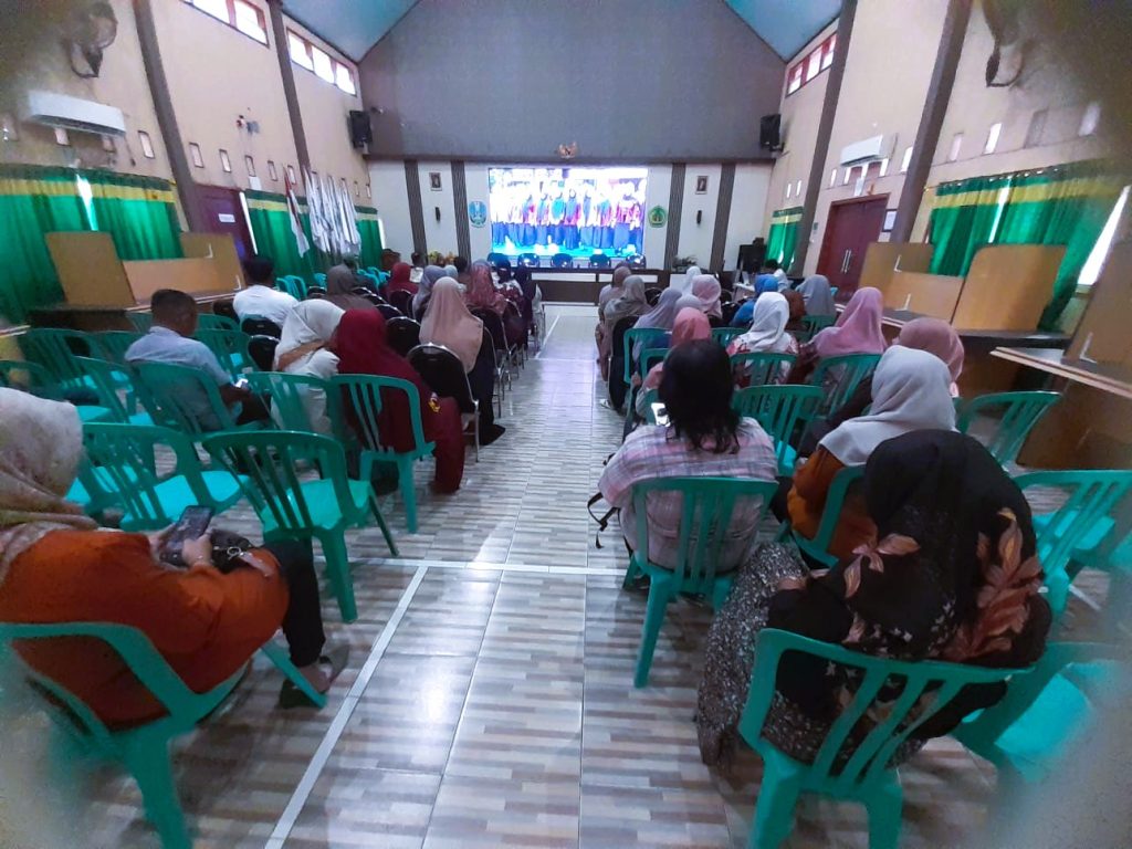 Suasana Sosialisasi PKL di Aula SMKN Mojoagung